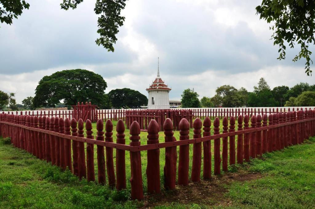 Silp-Pa Phra Nakhon Si Ayutthaya Hotel Luaran gambar
